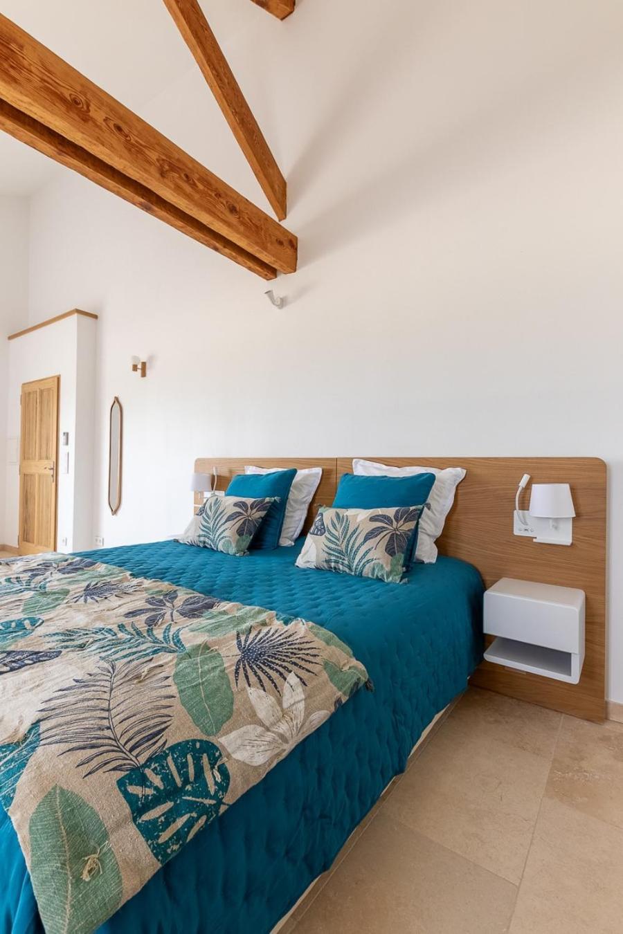 Bed and Breakfast Mas Des Tourterelles Jonquieres  Экстерьер фото
